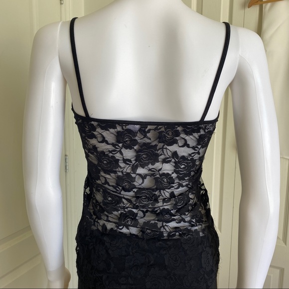 Divided black lace tank top size 8 - Picture 5 of 9